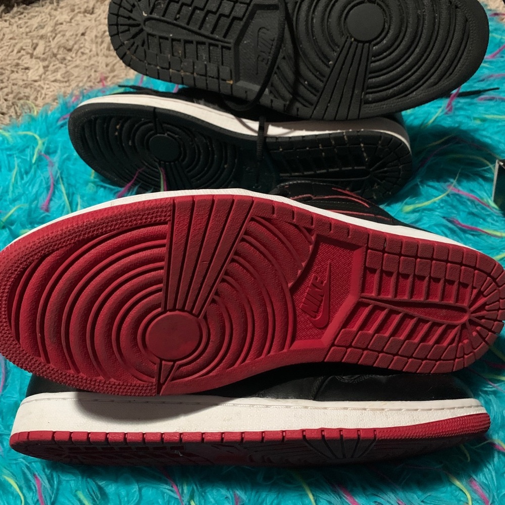 Jordan 1 black and red